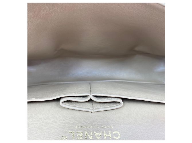 Borsa a tracolla Chanel Matelassé 25 Beige - vista 13