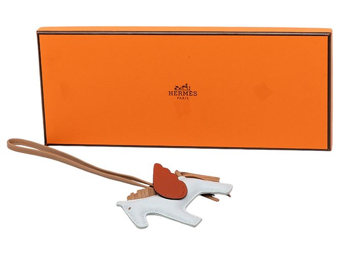 Charm per borsa Hermès Blue Milo in agnello e Swift Grigri Rodeo Pegase PM Blu chiaro - vista 5