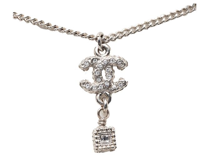 Collana con pendente Cube in ottone e strass CC argento Chanel - vista 2