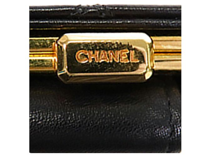 Chanel Schwarzes CC gestepptes Lammleder Bifold Compact Wallet - Ansicht 10