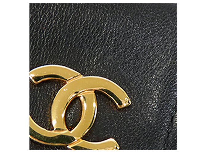 Chanel Schwarzes CC gestepptes Lammleder Bifold Compact Wallet - Ansicht 12