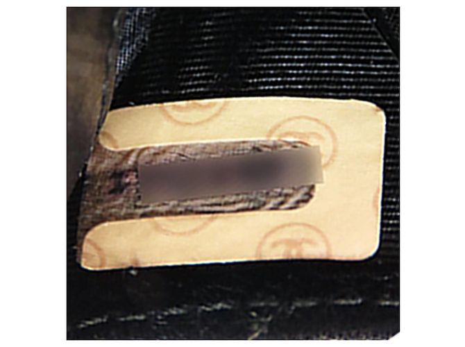 Chanel Schwarzes CC gestepptes Lammleder Bifold Compact Wallet - Ansicht 7