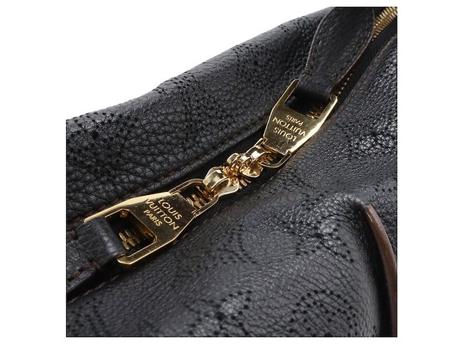 Louis Vuitton Black Monogram Mahina Selene MM Nero - vista 5