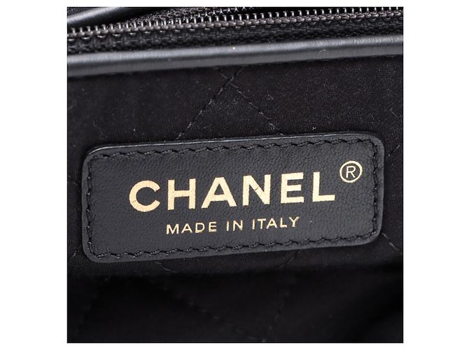 Chanel 22 Handtasche aus gestepptem glänzendem Kalbsleder Schwarz Medium - Ansicht 6