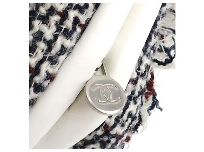 Chanel White Embossed Nylon Tweed Doudoune Gürteltasche - Ansicht 7