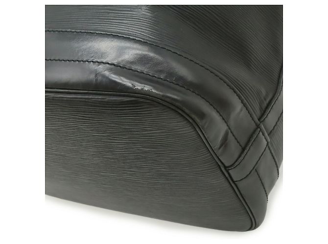 Bolsa de Ombro Louis Vuitton Epi Noe Preto - vista 4