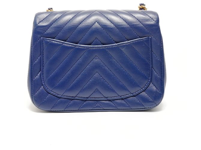 Borsa a tracolla Chanel in agnello Chevron Blu - vista 2