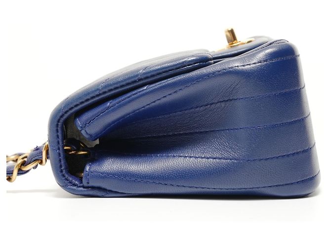 Borsa a tracolla Chanel in agnello Chevron Blu - vista 3