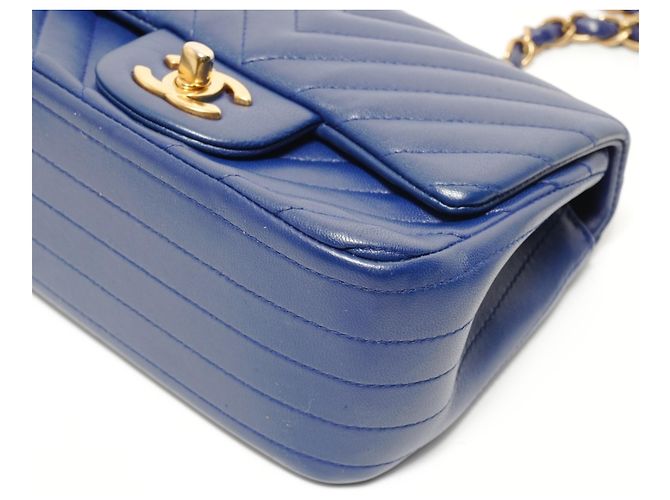 Borsa a tracolla Chanel in agnello Chevron Blu - vista 6