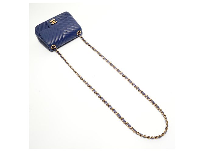 Borsa a tracolla Chanel in agnello Chevron Blu - vista 8