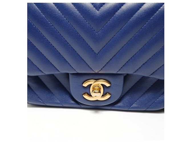Borsa a tracolla Chanel in agnello Chevron Blu - vista 9