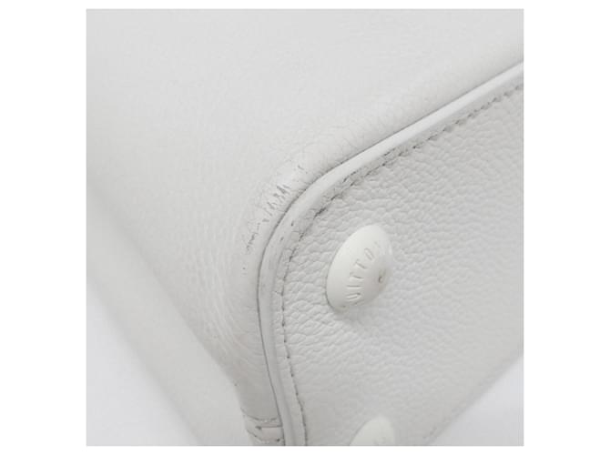 Borsa Louis Vuitton Capucines BB Bianco - vista 3