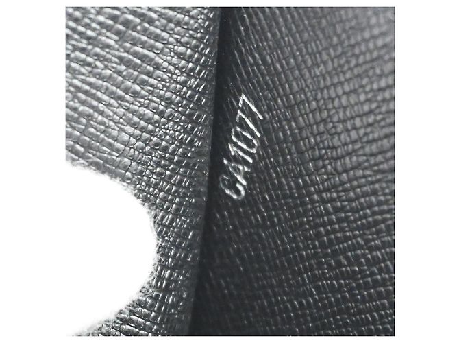 Pochette Louis Vuitton Selenga in pelle Taiga Nero - vista 5