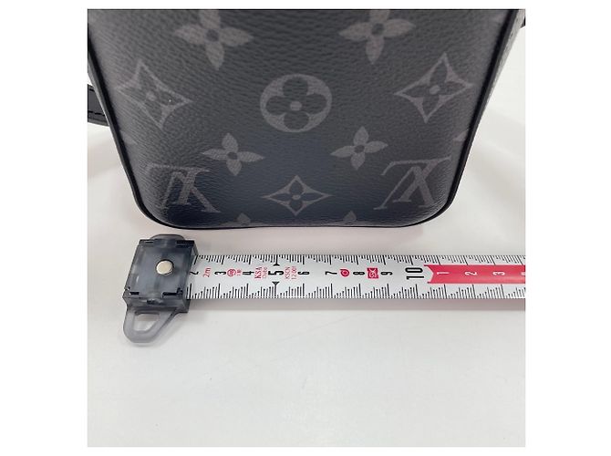 Borsa a tracolla Louis Vuitton S-Lock Vertical Wearable Wallet Nero - vista 4