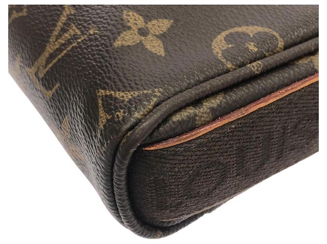 Borsa a tracolla Louis Vuitton Monogram Trotteur Bobour Marrone - vista 3