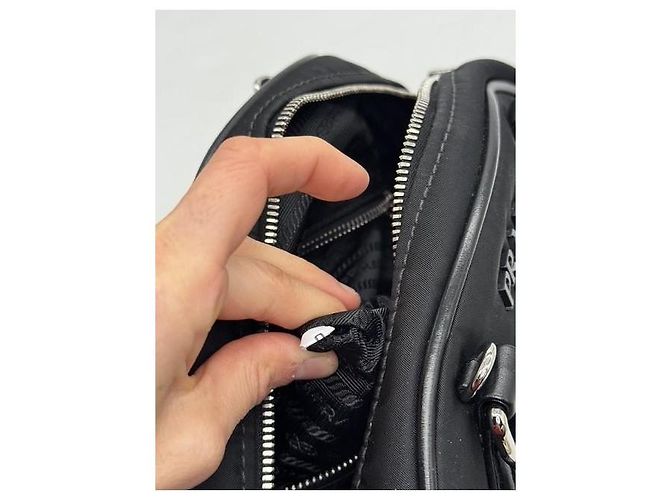 Prada Bowler Bag aus schwarzem Nylon und Leder - Ansicht 10