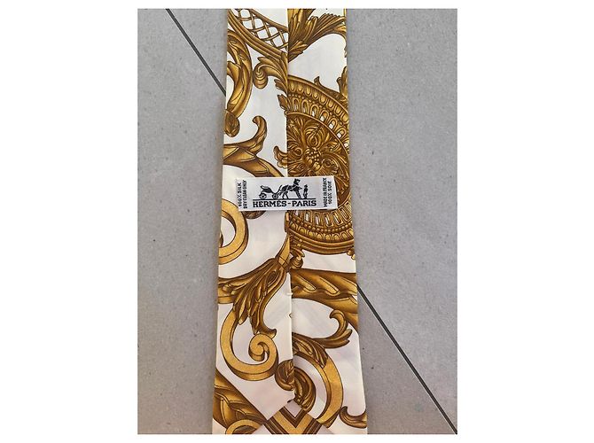 Hermès Silk Tie with Gold Baroque Pattern White Golden - view 2