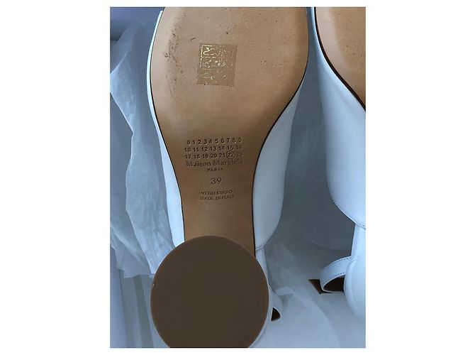 Maison Martin Margiela Maison Margiela Sandali Tabi in pelle bianca Bianco - vista 9