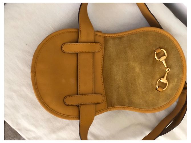 Horsebit 1955 Gucci Marsupio Horsebit in Camoscio Giallo - vista 7