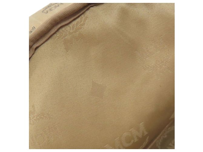Mochila MCM com estampa total e tachas Bege - vista 8