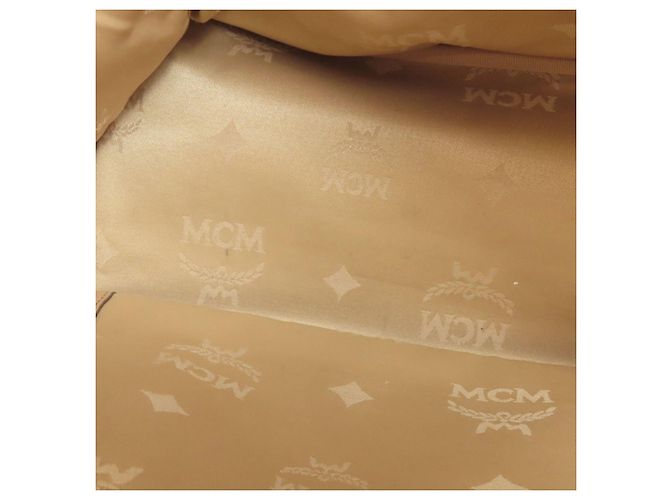 Mochila MCM com estampa total e tachas Bege - vista 9