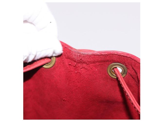 Borsa a Spalla LOUIS VUITTON Epi Petit Noe Rosso M44107 LV Auth 188820 - vista 11