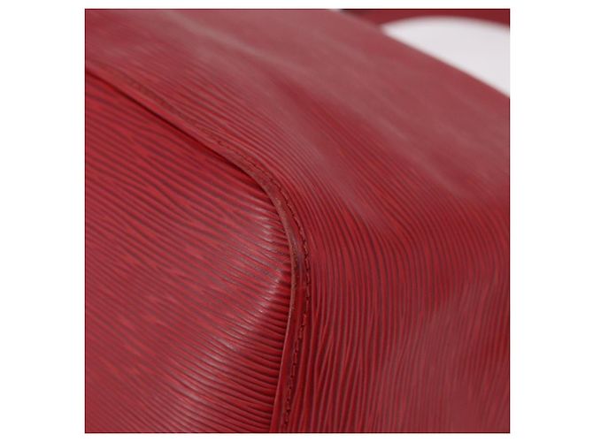 Borsa a Spalla LOUIS VUITTON Epi Petit Noe Rosso M44107 LV Auth 188820 - vista 16