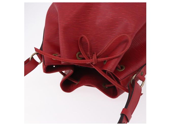 Borsa a Spalla LOUIS VUITTON Epi Petit Noe Rosso M44107 LV Auth 188820 - vista 6