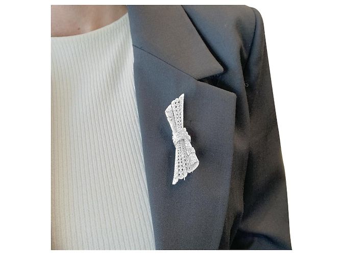 Autre Marque Spilla a doppio clip, "Noeud", oro bianco, platino e diamanti. - vista 6