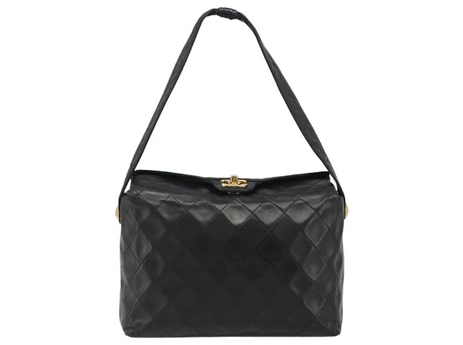 CHANEL Matelasse Chain Shoulder Bag Leather Black Gold CC Auth 188720 Nero D'oro - vista 13