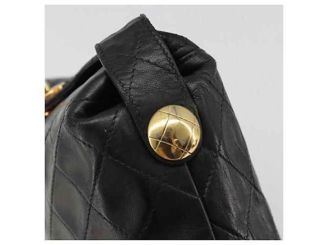CHANEL Matelasse Chain Shoulder Bag Leather Black Gold CC Auth 188720 Nero D'oro - vista 17