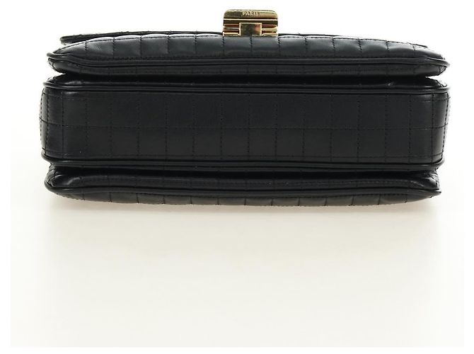 Céline Borsa a Spalla con Catena CELINE in Pelle Nera e Oro Auth 186545SAM Nero D'oro - vista 5