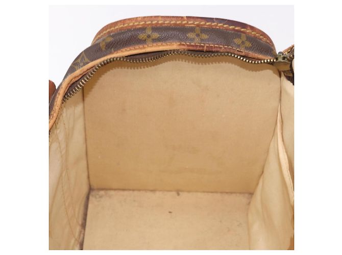 LOUIS VUITTON Monogram Sac Chasseur 30 Boston Bag LV Auth 188014 Monogramma - vista 22