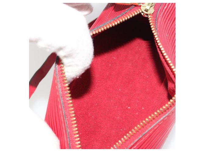LOUIS VUITTON Epi Soufflot Pouch Accessory Pouch Rosso LV Auth 187407 - vista 11