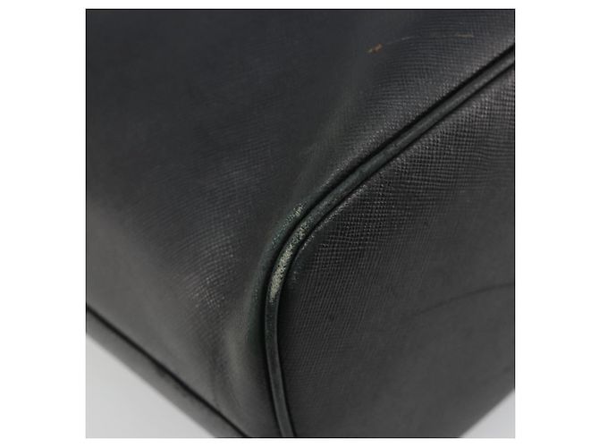 Borsa Tote Salvatore Ferragamo Gancini in pelle nera e oro Auth 187416 Nero D'oro - vista 16