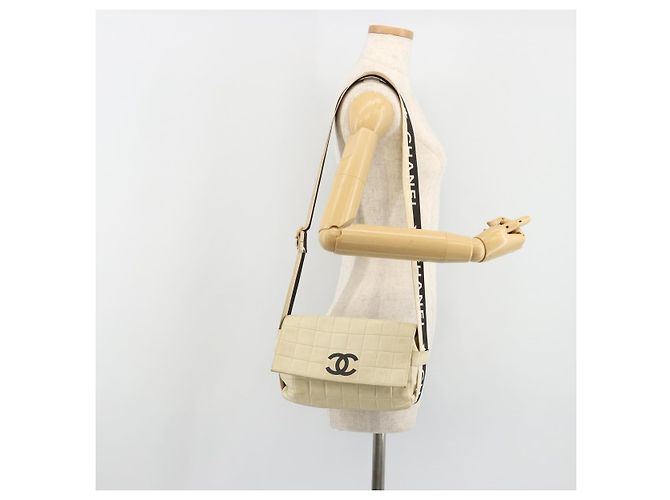 CHANEL Choco Bar Shoulder Bag Lamb Skin White Gold CC Auth yk20586 Bianco D'oro - vista 25
