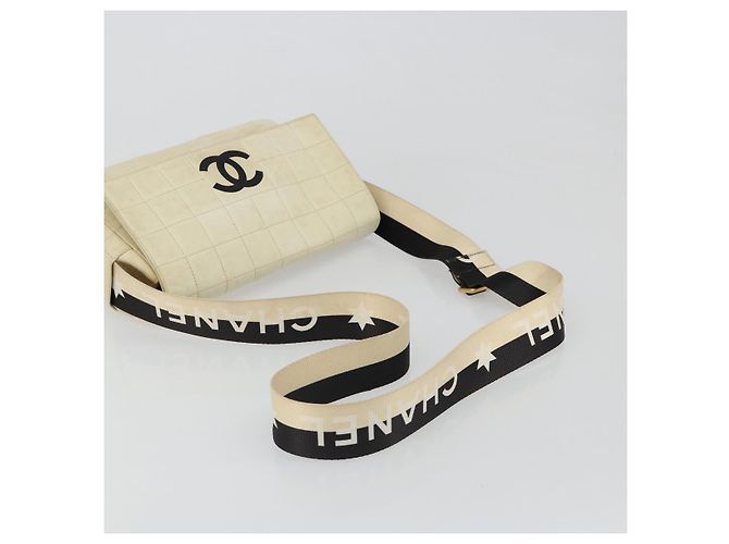 CHANEL Choco Bar Shoulder Bag Lamb Skin White Gold CC Auth yk20586 Bianco D'oro - vista 7