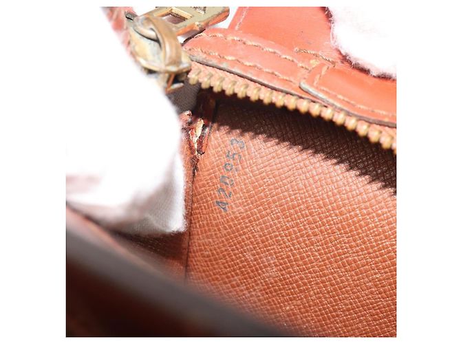 Clutch LOUIS VUITTON Epi Angian Marrone M52113 LV Auth 187442 - vista 12
