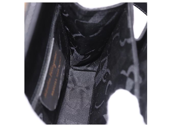 Borsa a mano Salvatore Ferragamo in pelle 2way nera oro Auth 188257 Nero D'oro - vista 25
