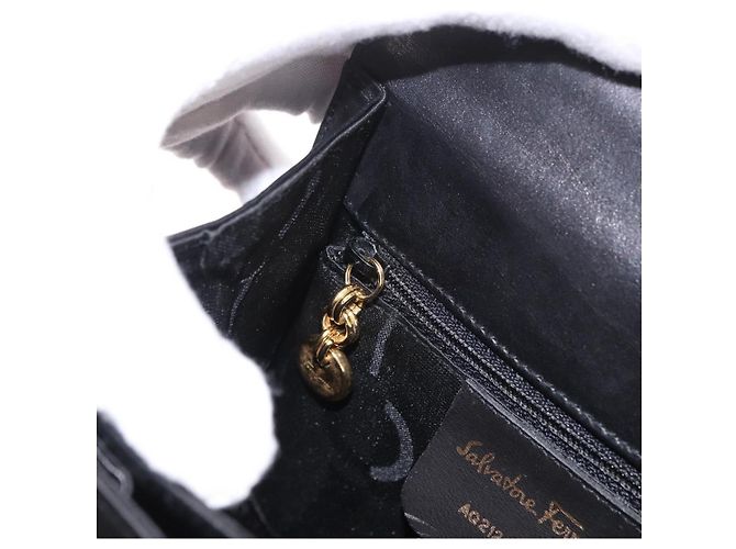 Borsa a mano Salvatore Ferragamo in pelle 2way nera oro Auth 188257 Nero D'oro - vista 27