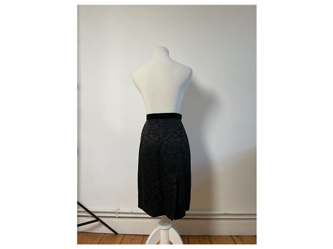 First Vintage Balenciaga Seidenrock mit schwarzem Samtbund - Ansicht 15