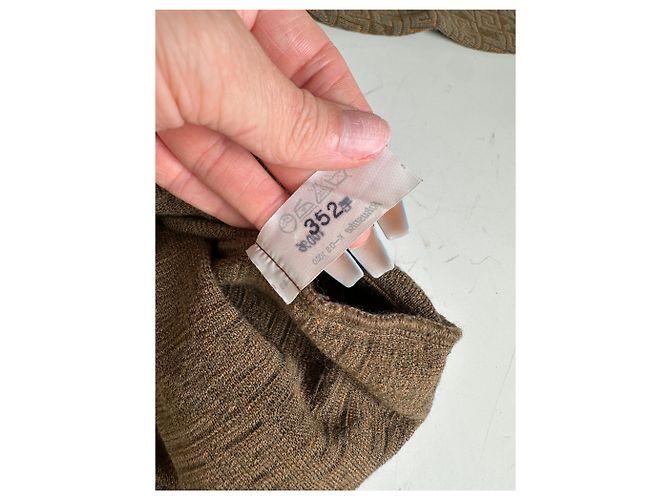 Yves Saint Laurent Pull en maille vintage Saint Laurent monogramme FF marron beige L - vue 9