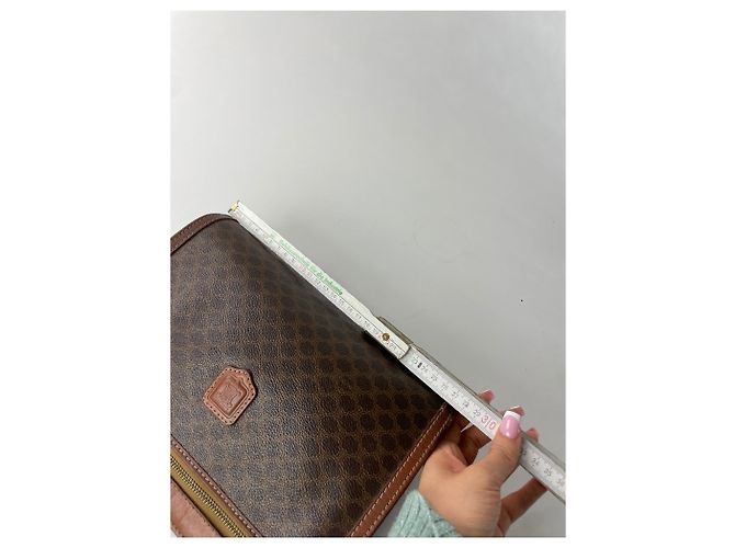 Céline Clutch in pelle Vintage Celine Triomphe Monogram Marrone - vista 9