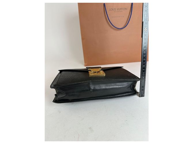 Clutch Vintage Louis Vuitton in pelle Epi nera Nero - vista 12