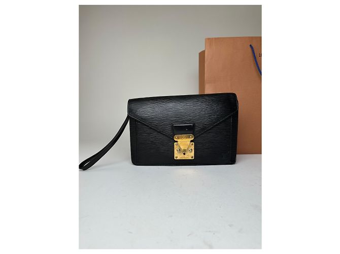 Clutch Vintage Louis Vuitton in pelle Epi nera Nero - vista 13