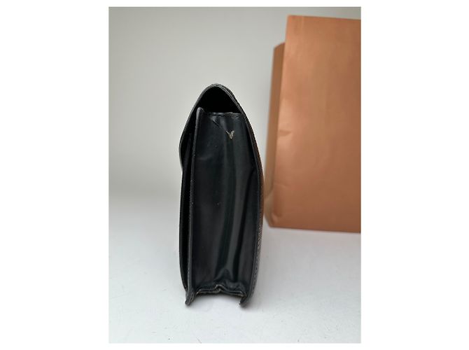 Clutch Vintage Louis Vuitton in pelle Epi nera Nero - vista 7