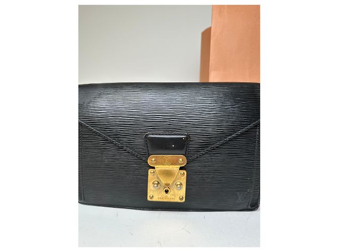 Clutch Vintage Louis Vuitton in pelle Epi nera Nero - vista 8