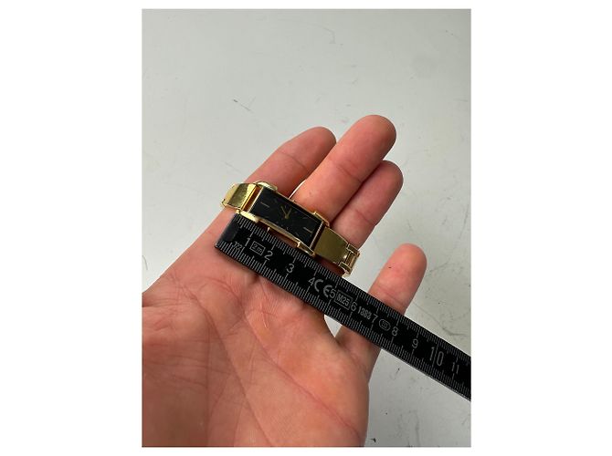 Yves Saint Laurent Orologio da polso vintage Saint Laurent, quadrante nero e oro D'oro - vista 6