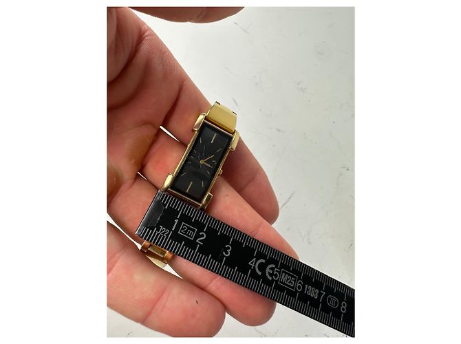 Yves Saint Laurent Orologio da polso vintage Saint Laurent, quadrante nero e oro D'oro - vista 7