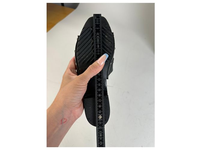 Mules Vintage Gucci in vernice nero e argento EU36 - vista 11